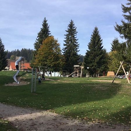 Gemuetliche 1Z Fewo In Schoenwald Mit Balkon, Schwimmbad, Sauna, Fitness Eksteriør billede