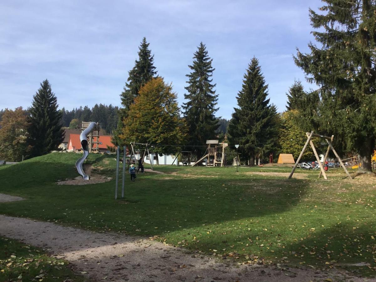 Gemuetliche 1Z Fewo In Schoenwald Mit Balkon, Schwimmbad, Sauna, Fitness Eksteriør billede