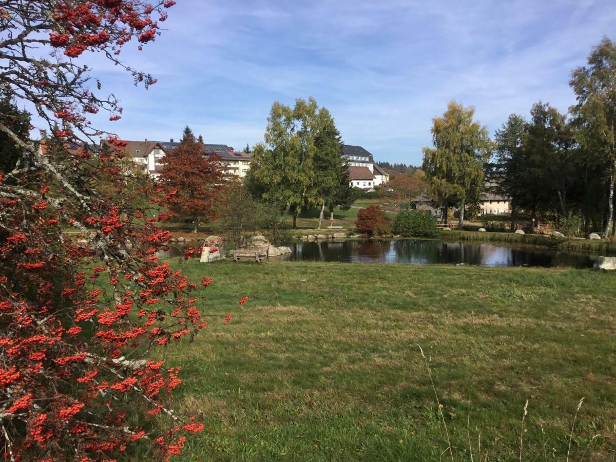 Gemuetliche 1Z Fewo In Schoenwald Mit Balkon, Schwimmbad, Sauna, Fitness Eksteriør billede